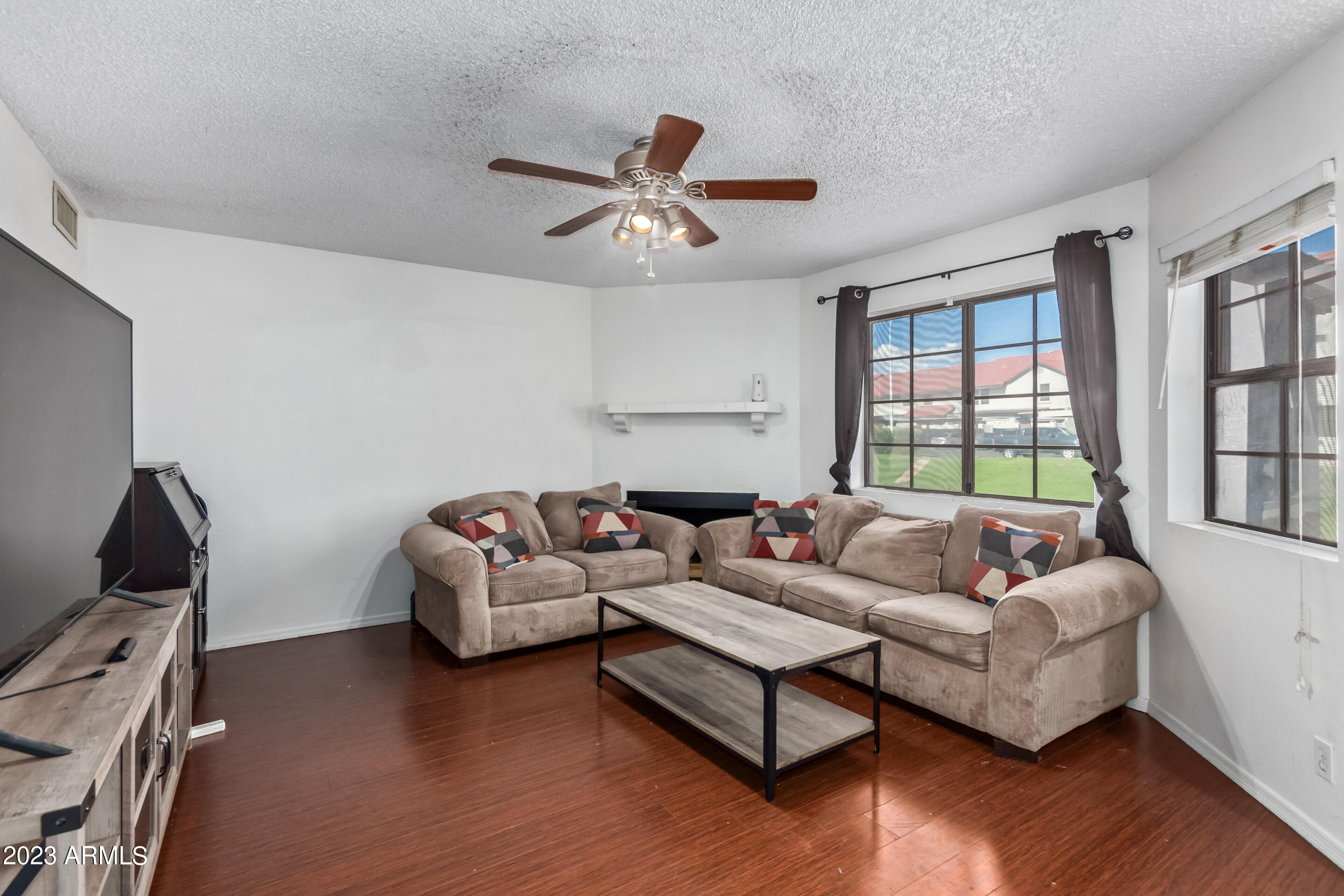 6262 East Brown Road, Unit 59 Mesa, AZ 85205 - Photo 8 of 34 13 - Brown
