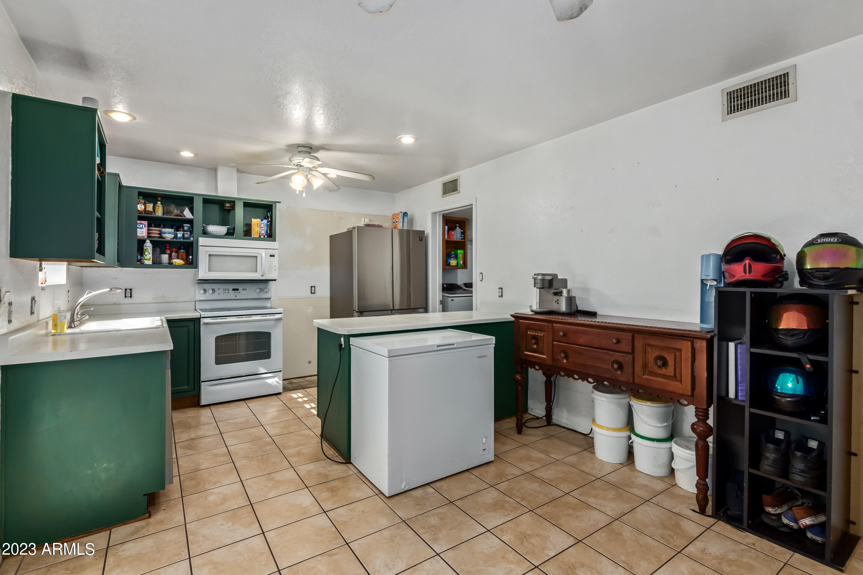 6262 East Brown Road, Unit 59 Mesa, AZ 85205 - Photo 10 of 34 15 - Brown