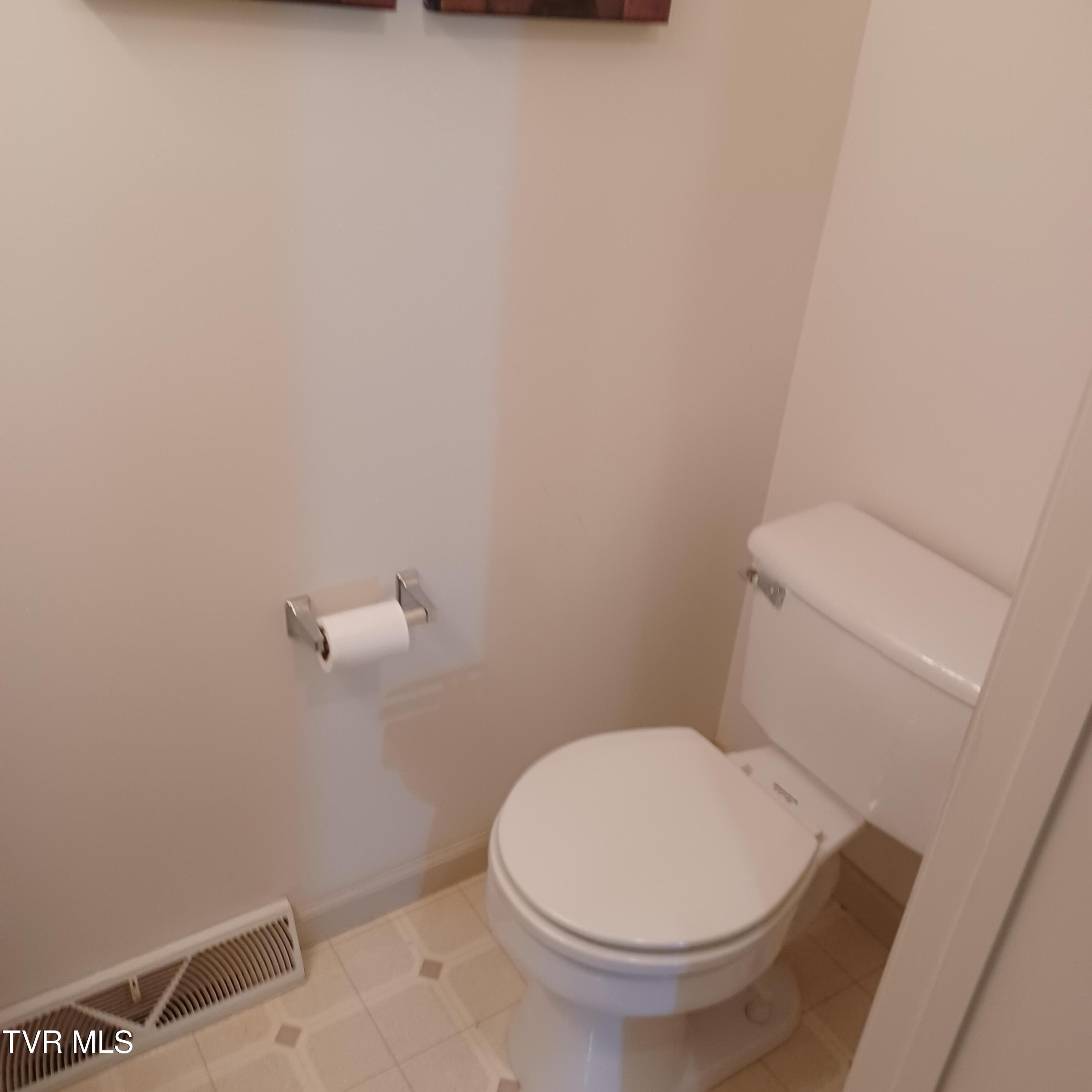 23 Pepper Ridge Court, Unit 23 Johnson City, TN 37615 - Photo 10 of 23 20260226_103922