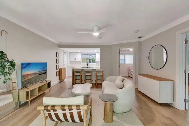 $3,800 | 49 Southeast 7th Avenue, Unit 2, Delray Beach, FL 33483