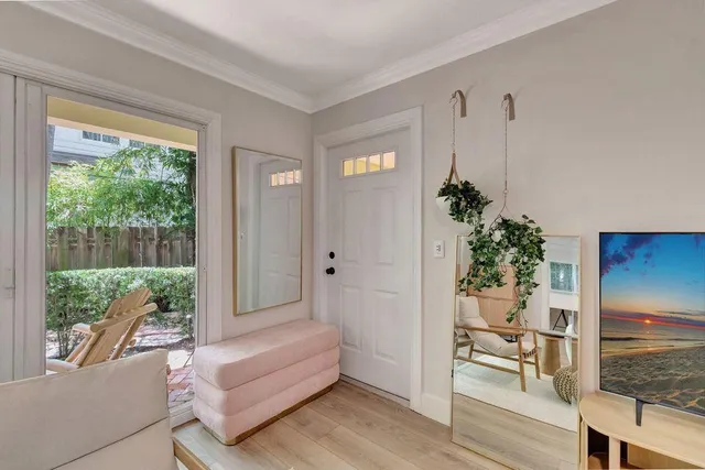 $3,800 | 49 Southeast 7th Avenue, Unit 2, Delray Beach, FL 33483