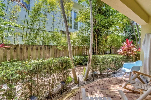 $3,800 | 49 Southeast 7th Avenue, Unit 2, Delray Beach, FL 33483