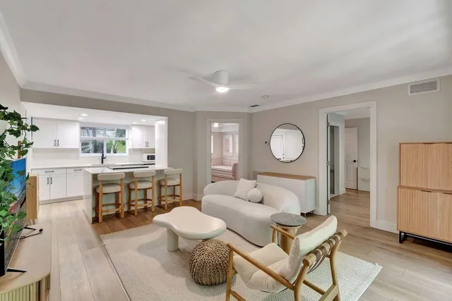 $3,800 | 49 Southeast 7th Avenue, Unit 2, Delray Beach, FL 33483