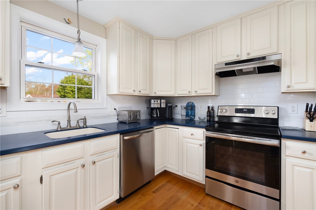 32 East Avenue, Unit A Westerly, RI 02891 - Photo 13 of 33