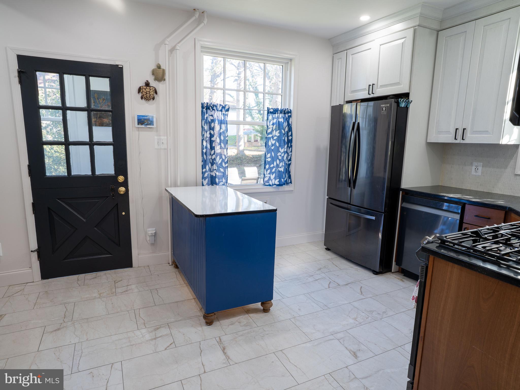 443 High Street Mount Holly, NJ 08060 - Photo 9 of 42 Bright and airy kitchen with charm.