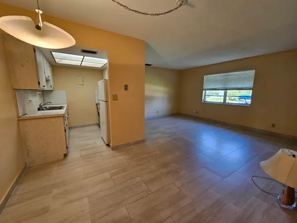 $1,600 | 1901 Northeast 29th Street, Unit 2, Lighthouse Point, FL 33064