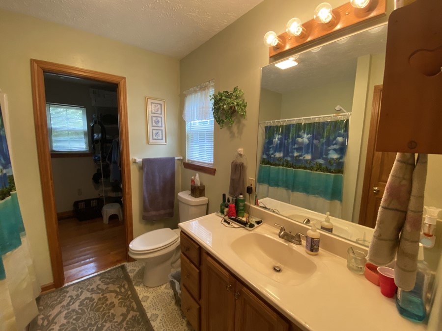 378 Calcutt Road Lavonia, GA 30553 - Photo 7 of 32