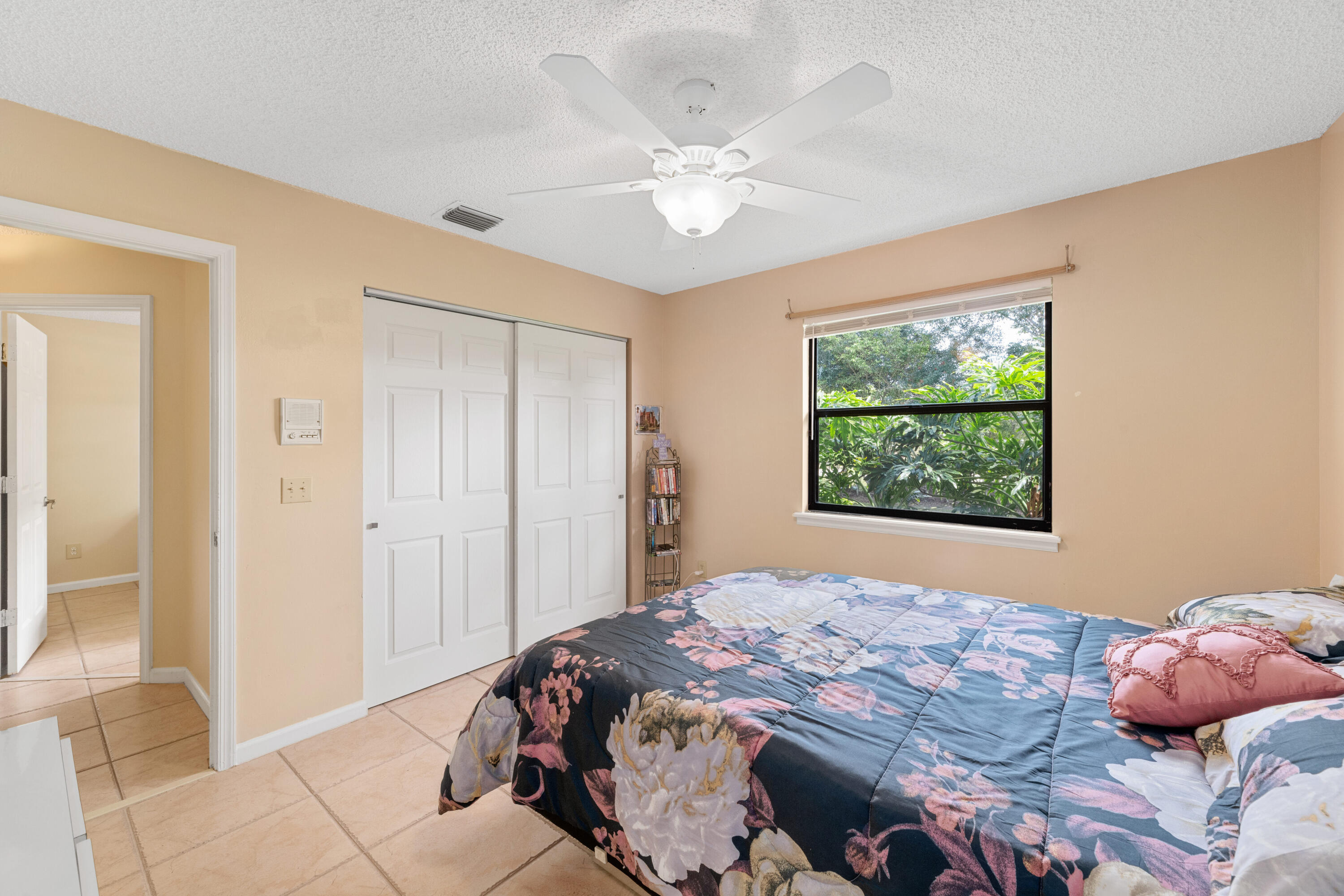 16887 West Cornwall Drive Loxahatchee, FL 33470 - Photo 18 of 37 16887 Cornwall Dr W-print-037-021-DSC 02