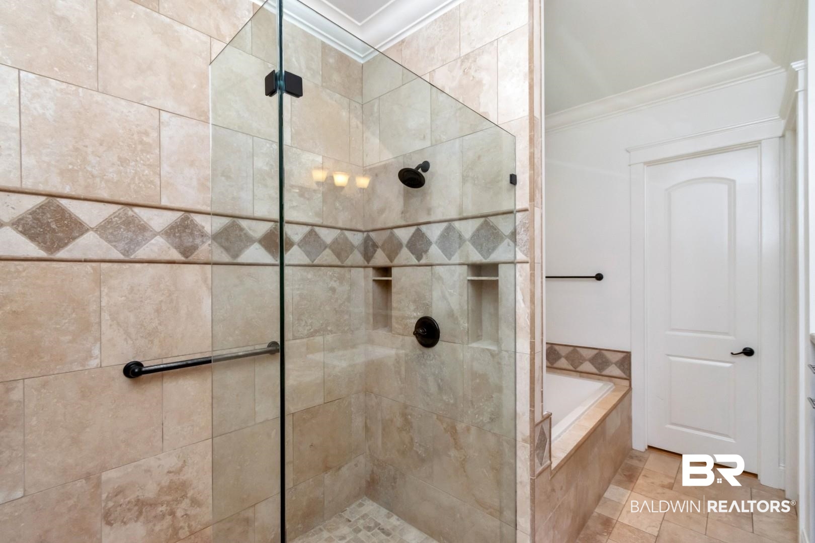 311 Wacker Lane North Mobile, AL 36608 - Photo 17 of 37 Primary Bathroom
