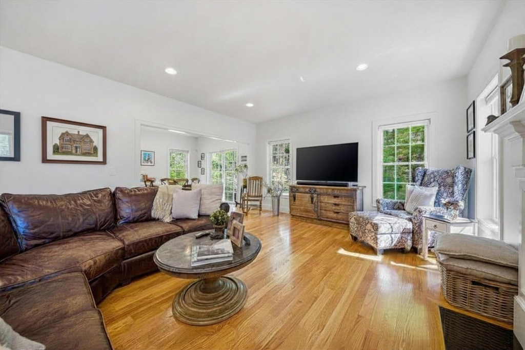 201 Boston Post Road Wayland, MA 01778 - Photo 4 of 37