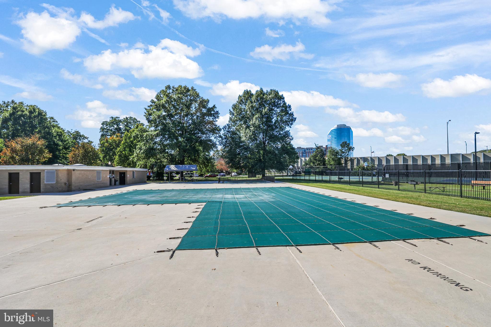 3519 Valley Drive Alexandria, VA 22302 - Photo 26 of 54 a view of an outdoor space and tennis court