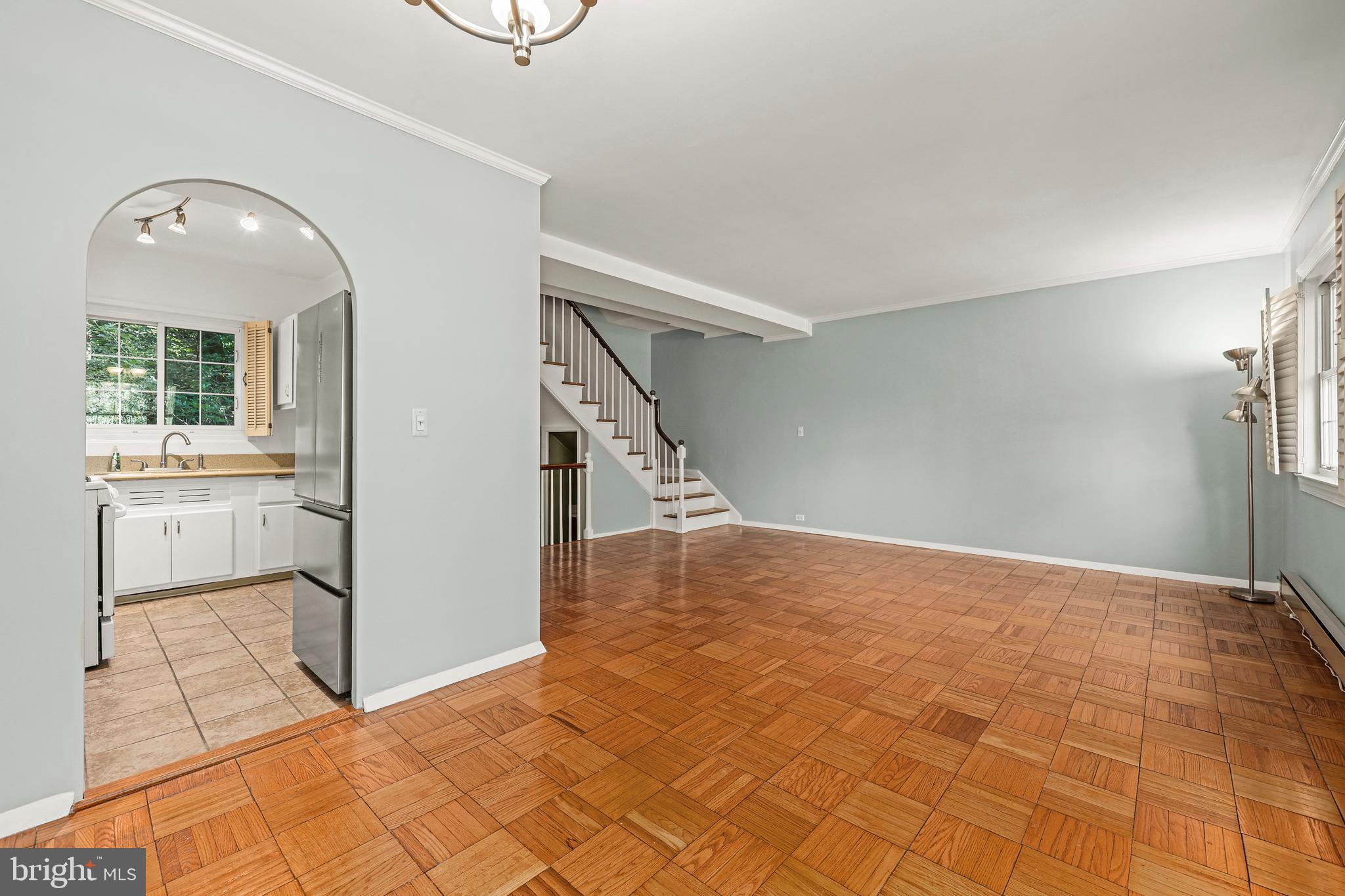 3519 Valley Drive Alexandria, VA 22302 - Photo 9 of 54 a view of a livingroom with a furniture