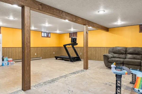 $200,000 | 306 6th Street, Finley, ND 58230