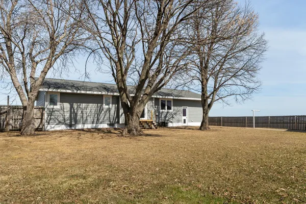 $200,000 | 306 6th Street, Finley, ND 58230