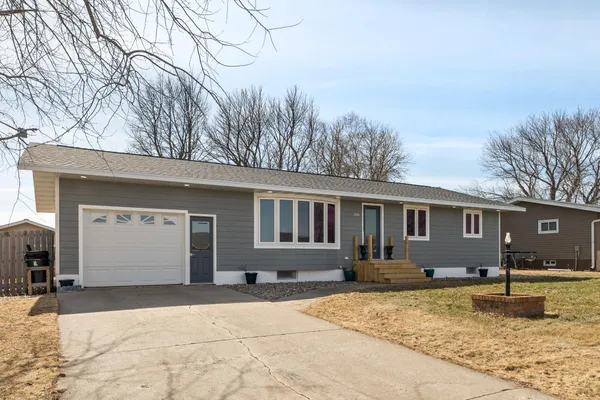 $200,000 | 306 6th Street, Finley, ND 58230