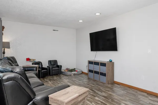 $200,000 | 306 6th Street, Finley, ND 58230