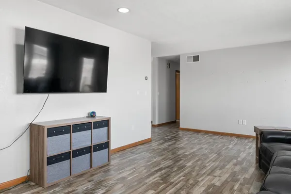 $200,000 | 306 6th Street, Finley, ND 58230