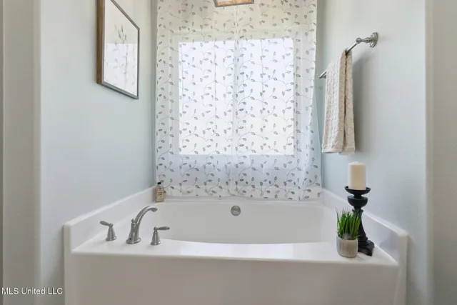 $419,000 | 14 East Yellowstone Road, Hattiesburg, MS 39402