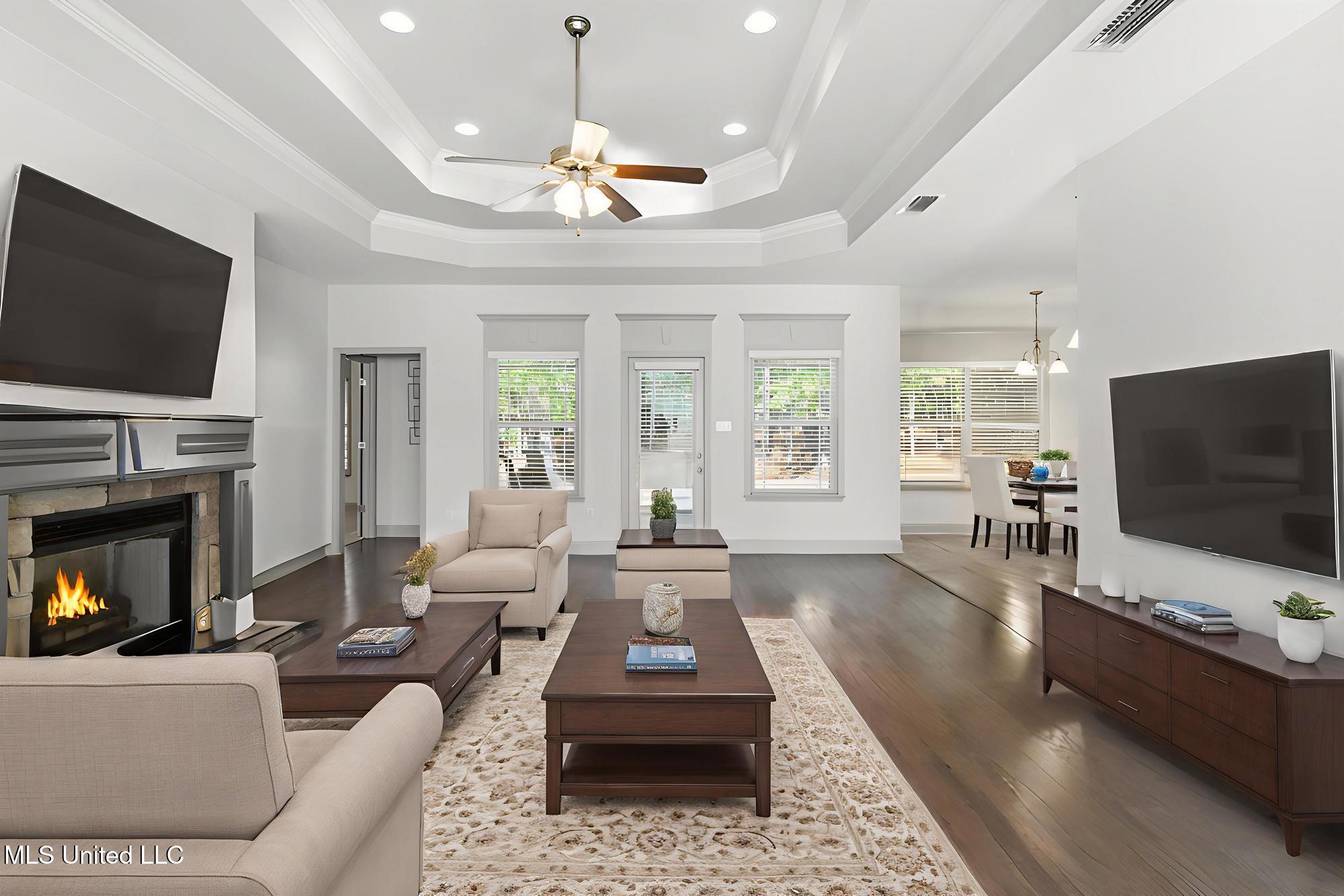 14 East Yellowstone Road Hattiesburg, MS 39402 - Photo 42 of 48 dsc06956 - living room - standard - 1
