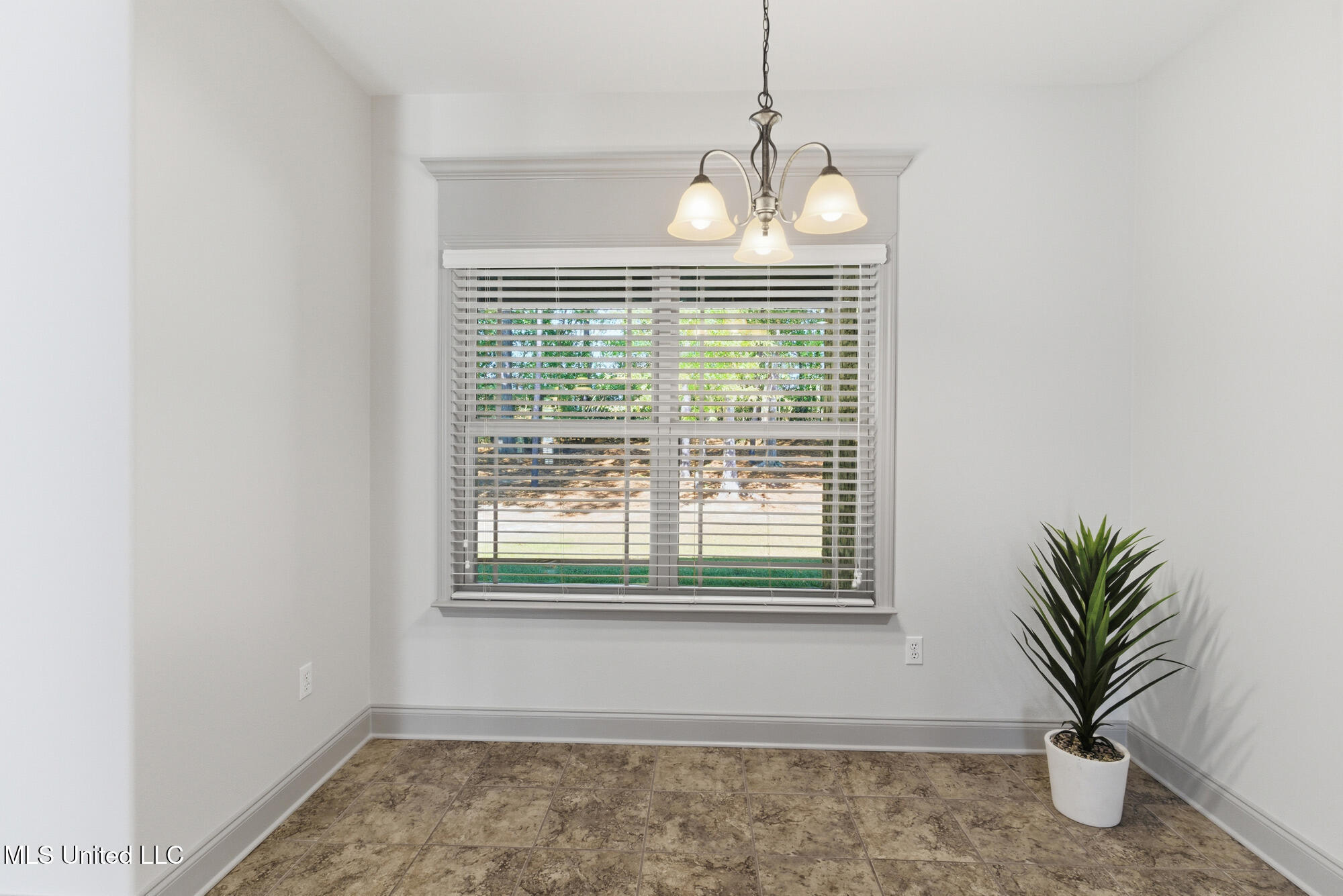 14 East Yellowstone Road Hattiesburg, MS 39402 - Photo 10 of 48 dsc06974