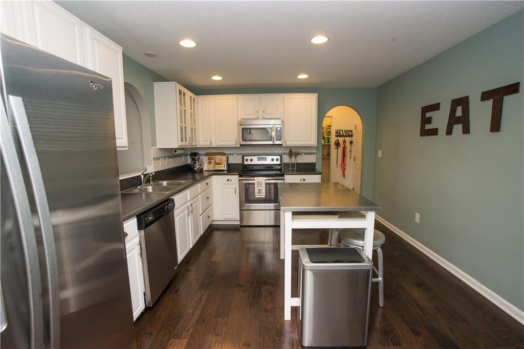 5791 Pebblebrooke Road Whitestown, IN 46075 - Photo 3 of 30
