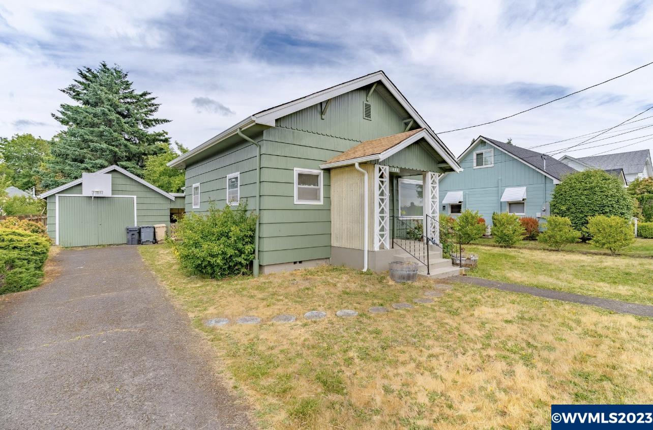 1441 Southwest Hayter Street Dallas, OR 97338 - Photo 2 of 20 Gallery Image 2
