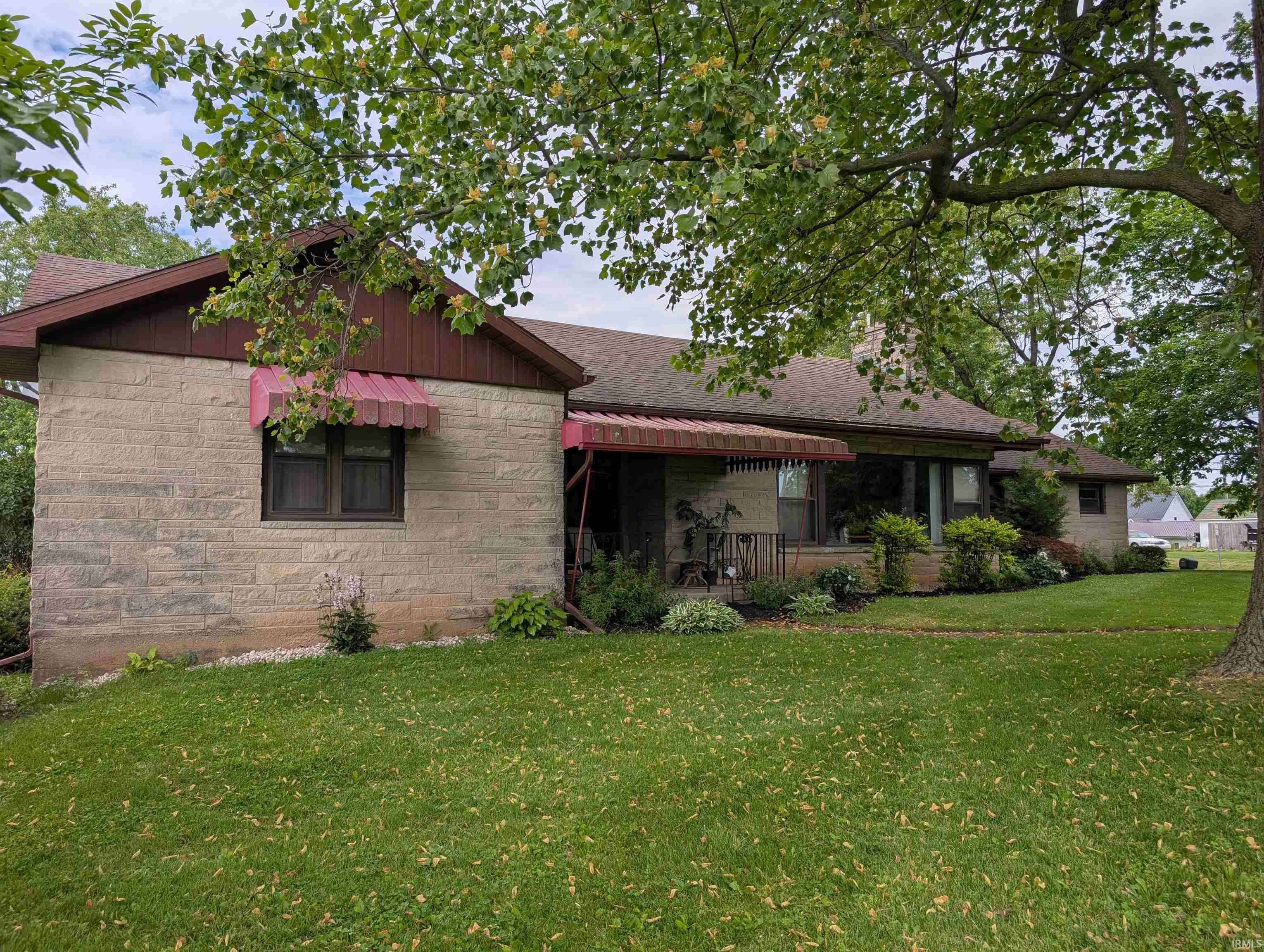 405 West Line Street Geneva, IN 46740 - Photo 2 of 30