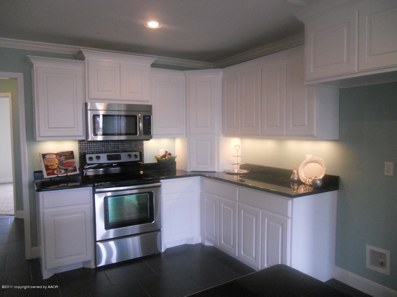19201 McPherson Road Amarillo, TX 79119 - Photo 11 of 30 Kitchen with Stainless appliances