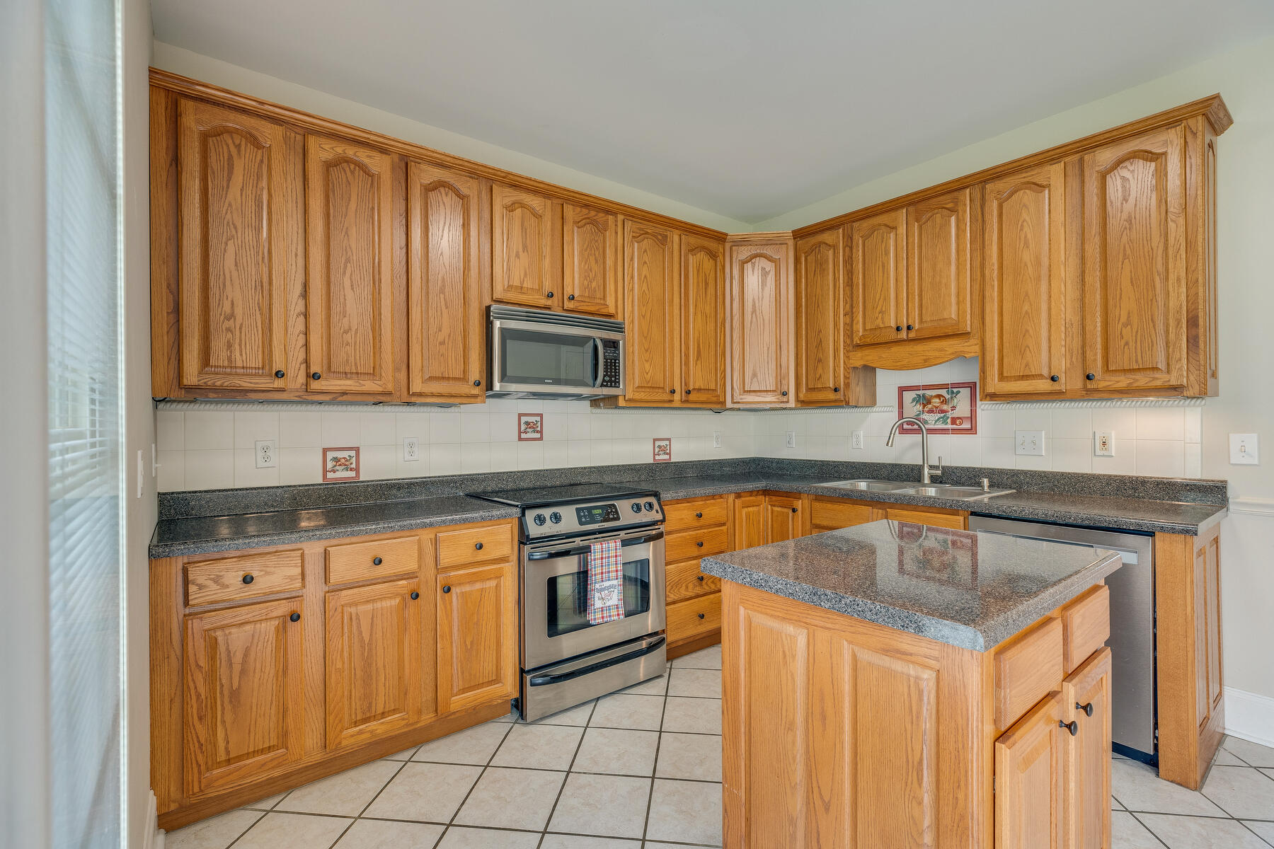 3917 Leaf Point Kingsport, TN 37663 - Photo 12 of 45 012