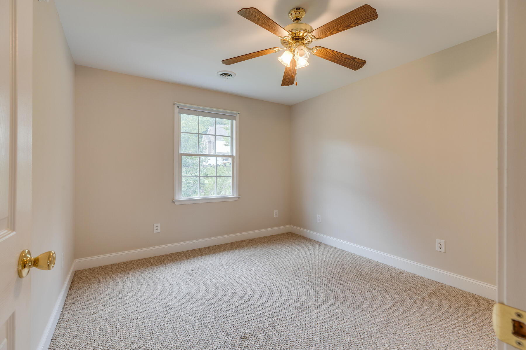 3917 Leaf Point Kingsport, TN 37663 - Photo 29 of 45 029