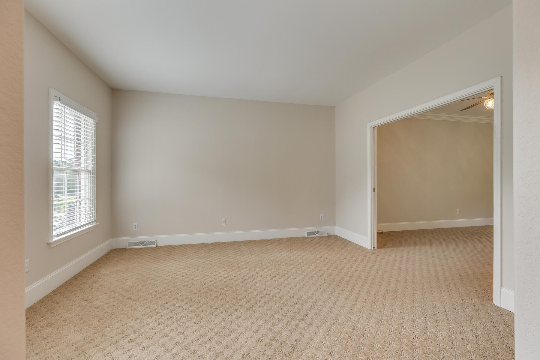 3917 Leaf Point Kingsport, TN 37663 - Photo 5 of 45 005