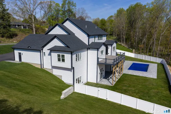 $1,774,900 | 25 Hunting Ridge Road, Brookfield, CT 06804