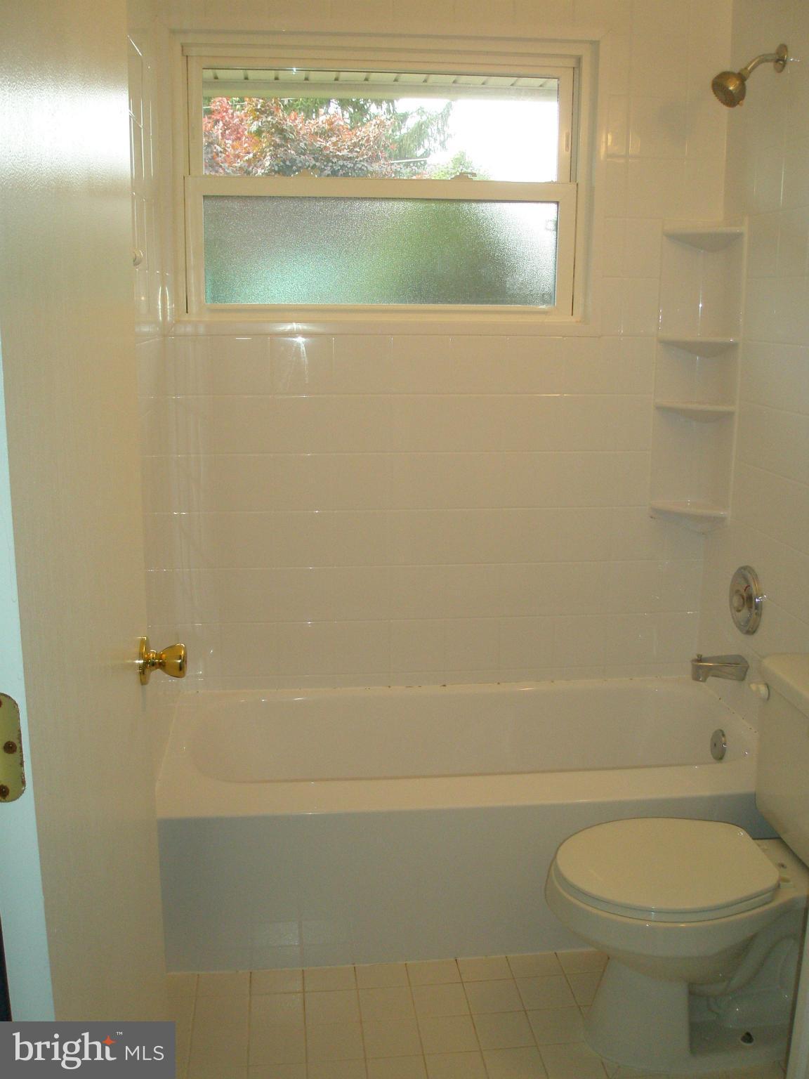 5305 Oldcastle Lane Springfield, VA 22151 - Photo 15 of 22 Bath