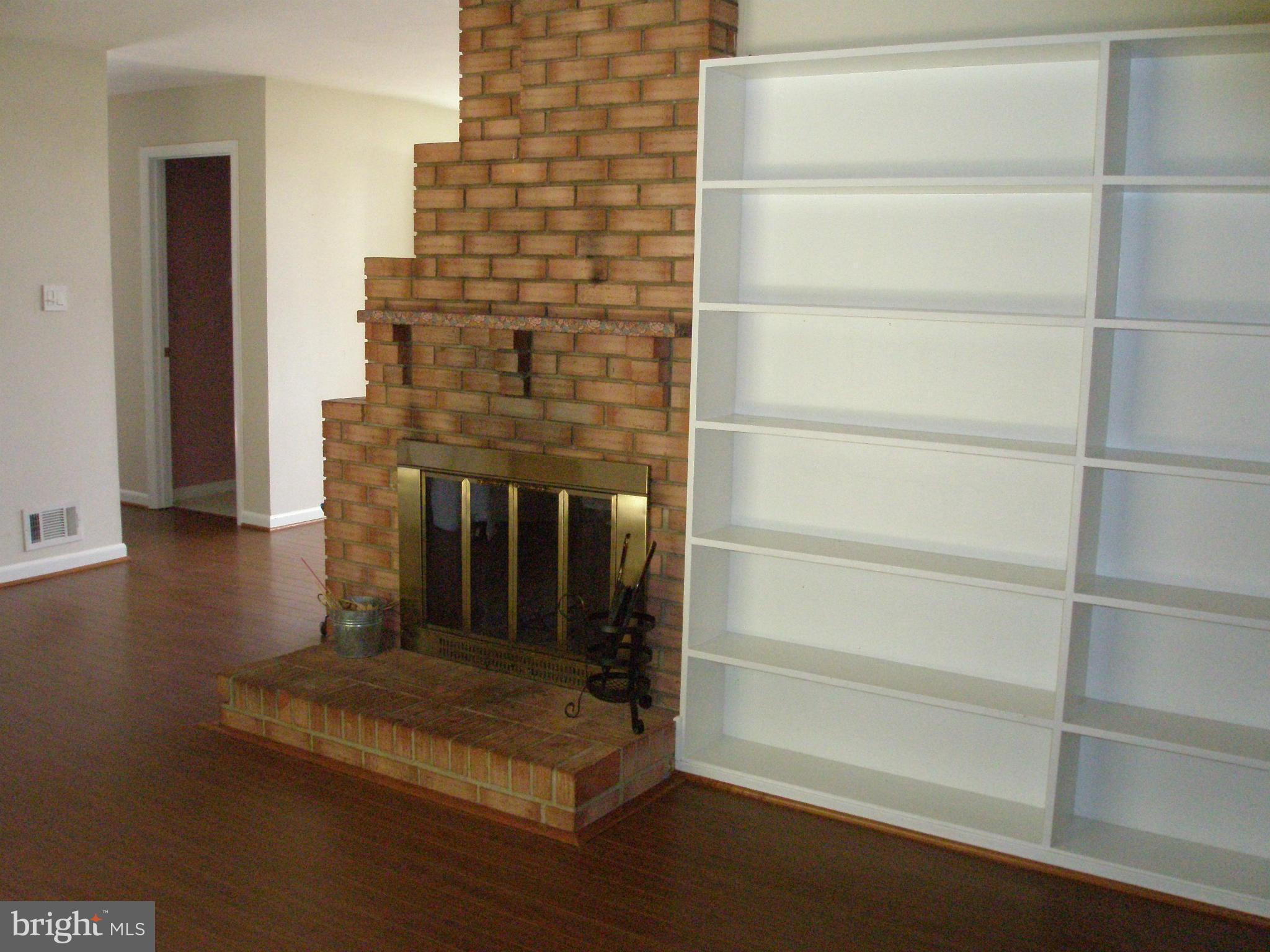 5305 Oldcastle Lane Springfield, VA 22151 - Photo 6 of 22 Living Room