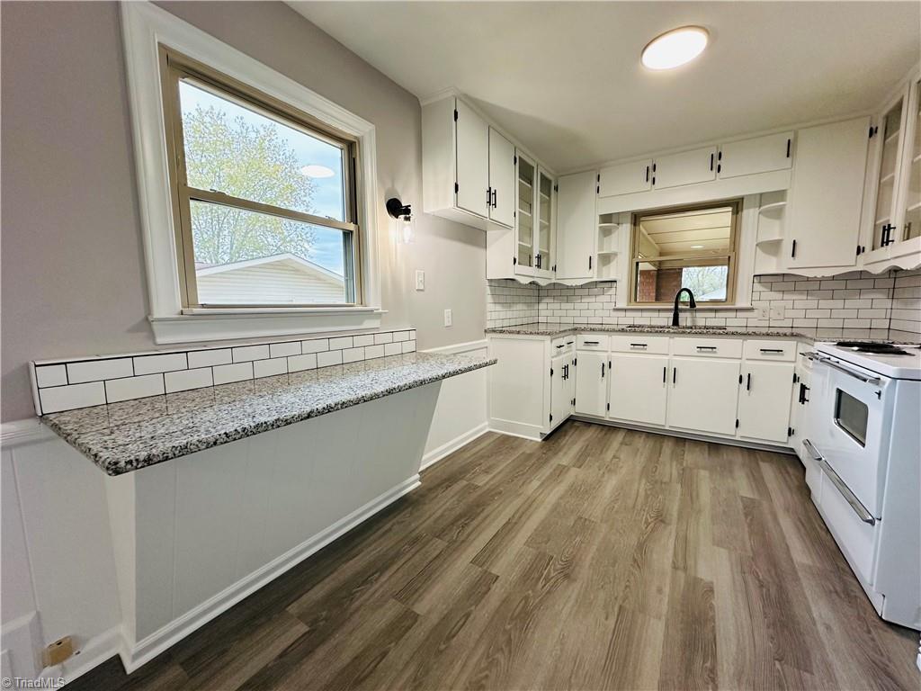 3028 Sparta Road North Wilkesboro, NC 28659 - Photo 16 of 24 Kitchen with breakfast bar and all updated !