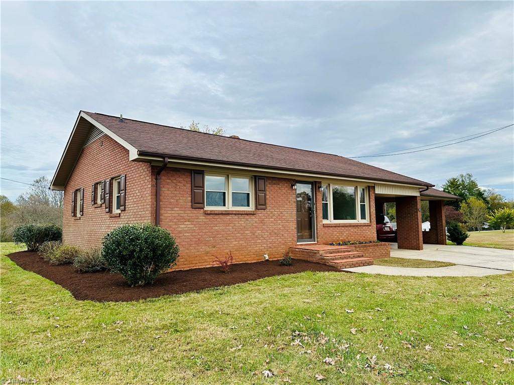 3028 Sparta Road North Wilkesboro, NC 28659 - Photo 5 of 24 Front view left.