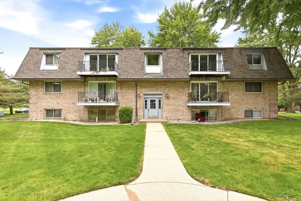 $89,900 | 203 Provincial Court, Unit #88, Saginaw, MI 48638