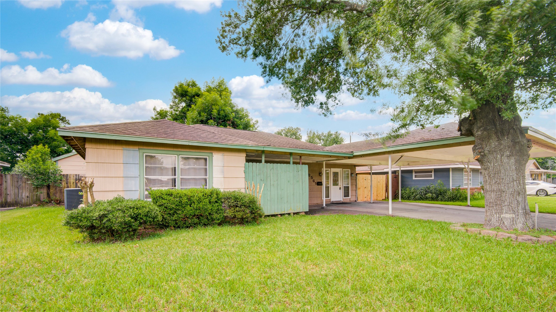 8565 Ridgepoint Drive Houston, TX 77055 - Photo 5 of 43