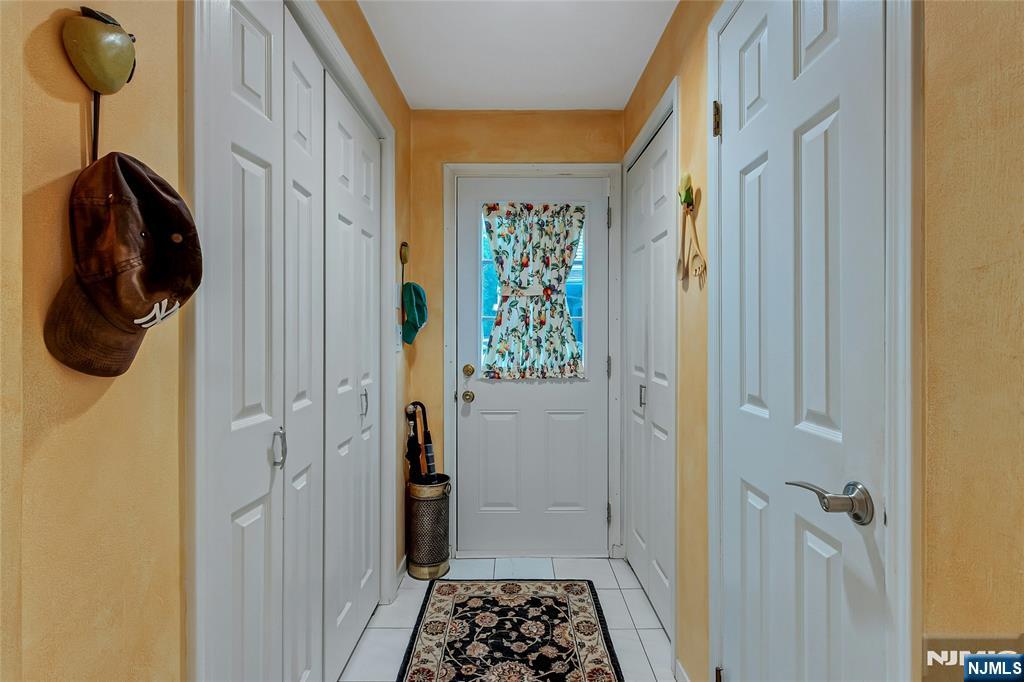 15 Colonial Road Tenafly, NJ 07670 - Photo 25 of 40