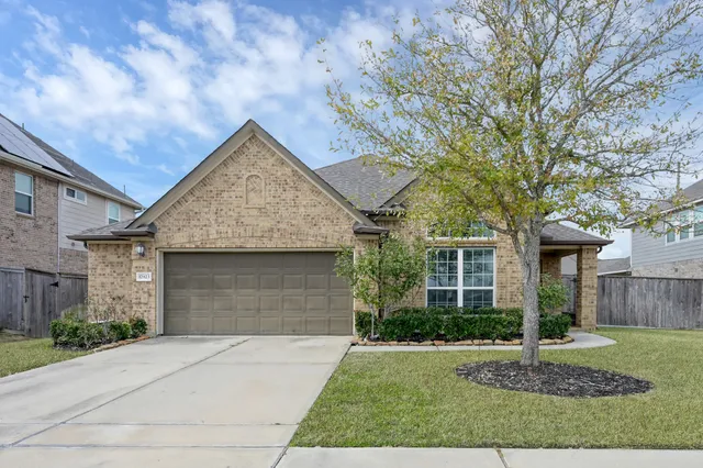 $395,000 | 17923 Durango Point Court, Tomball, TX 77377