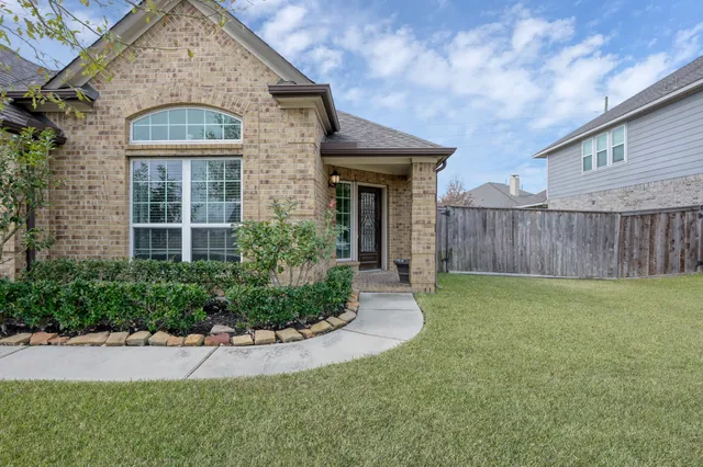 $395,000 | 17923 Durango Point Court, Tomball, TX 77377