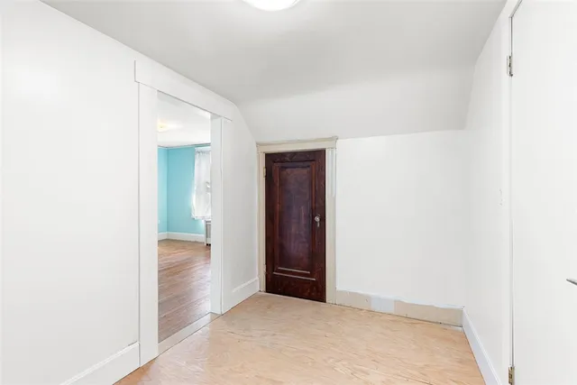 $2,825 | 31 Washington Street, Warren, RI 02885