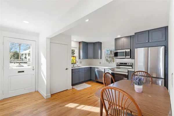 $2,825 | 31 Washington Street, Warren, RI 02885