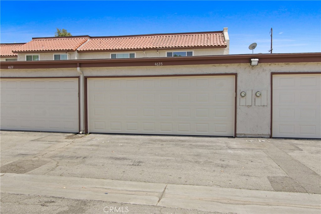 4635 Beach Boulevard Buena Park, CA 90621 - Photo 25 of 32 a view of a garage