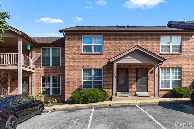 $142,500 | 2412 Silkwood Drive, St. Louis, MO 63114