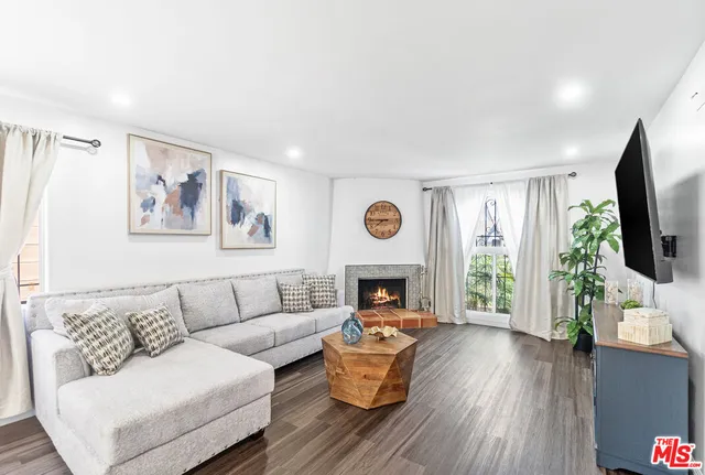 $799,999 | 24613 Neptune Avenue, Carson, CA 90745