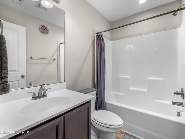 $300,000 | 226 Shell Rock Landing Road, Hubert, NC 28539