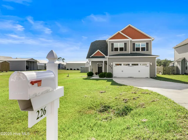 $300,000 | 226 Shell Rock Landing Road, Hubert, NC 28539