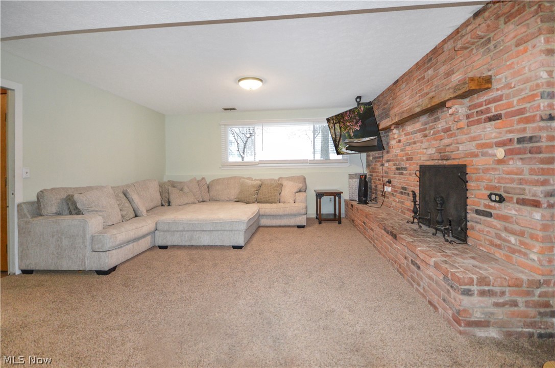 9433 Hoose Road Mentor, OH 44060 - Photo 15 of 20 Family Room