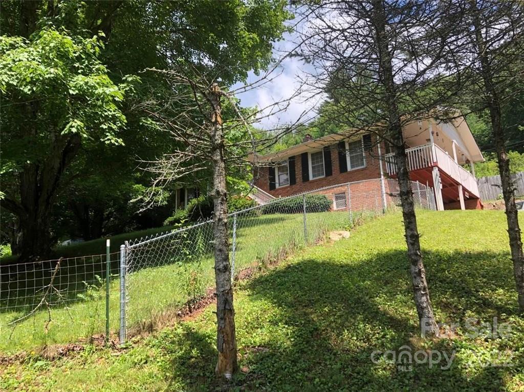 415 Russell Cove Road Waynesville, NC 28785 - Photo 2 of 22 Gallery Image 2